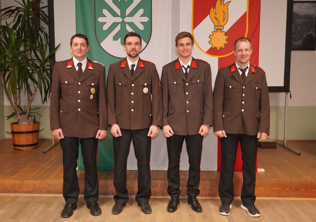 Das 4-köpfige Kommando der Feuerwehr Schlaiten
