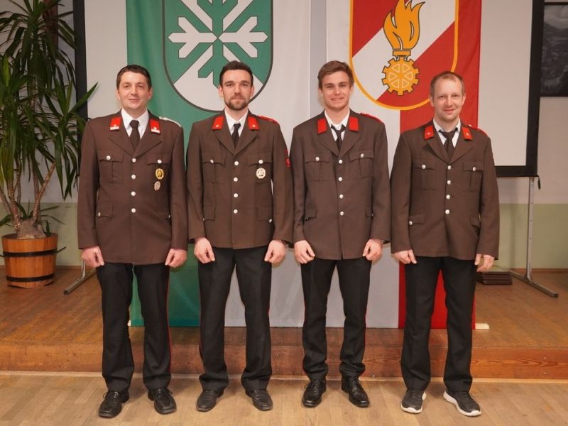 Das 4-köpfige Kommando der Feuerwehr Schlaiten